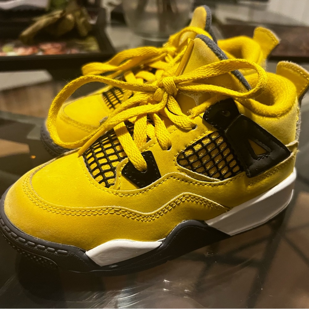 Jordan Retro 4 9c
